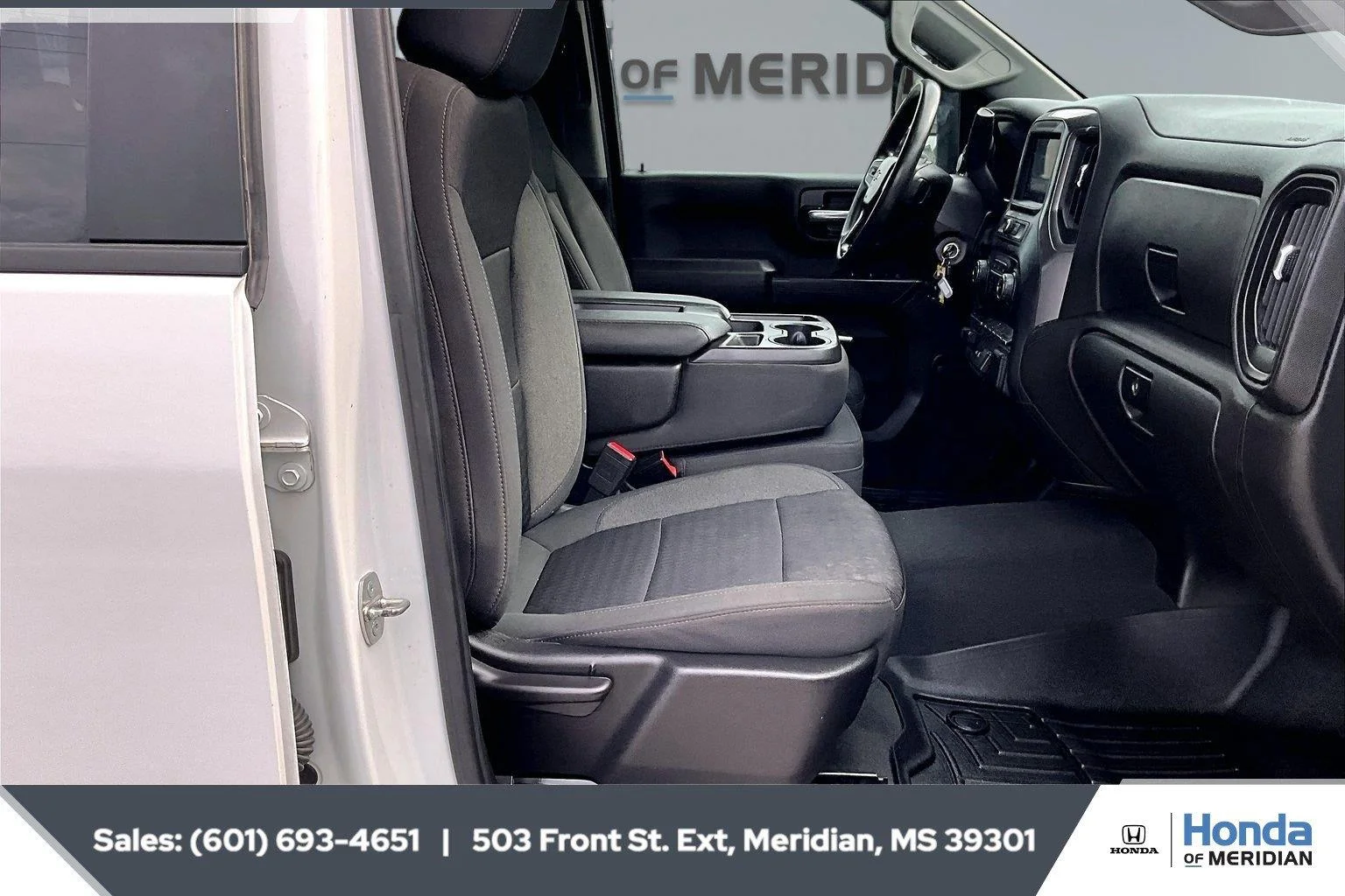 Used 2023 Summit White Chevrolet Custom image 6