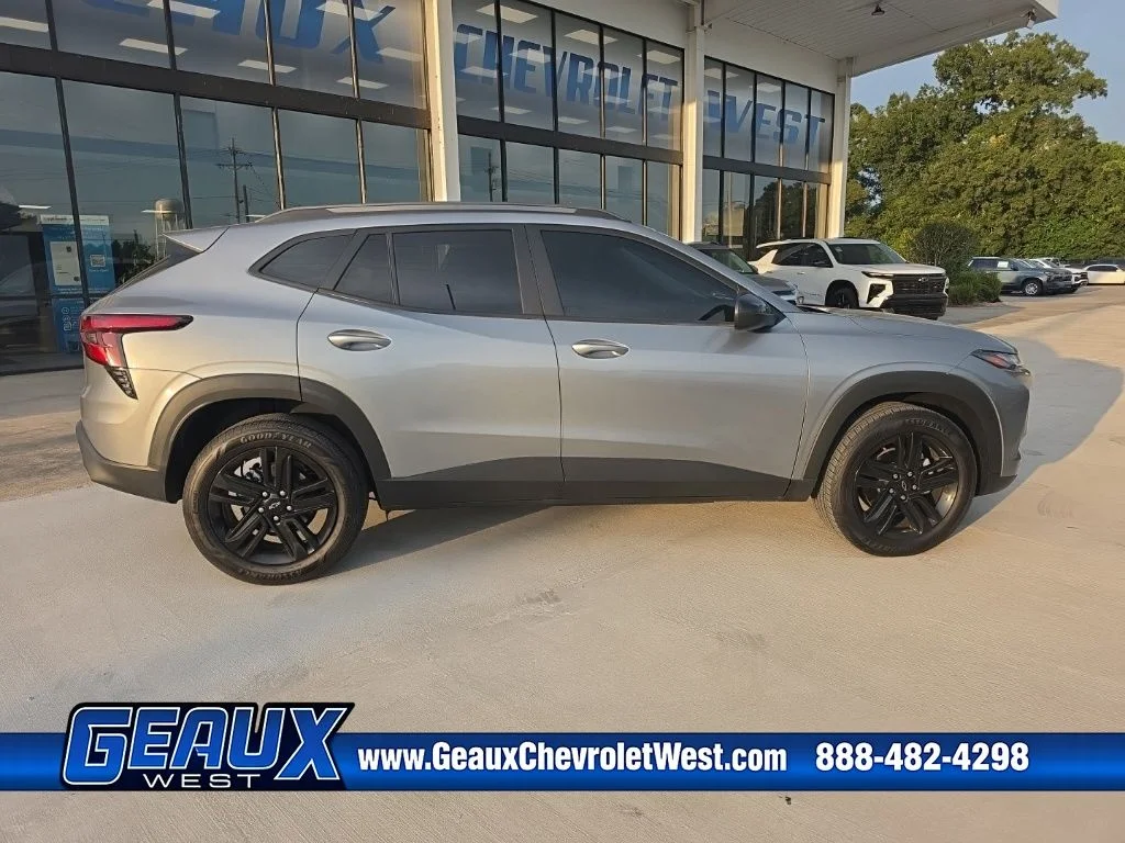 Used 2025 Gray Chevrolet ACTIV image 8
