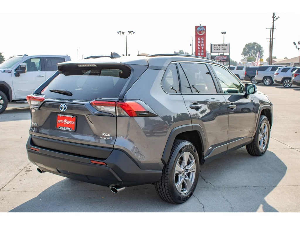 Used 2024 Magnetic Gray Metallic Toyota Hybrid XLE image 8
