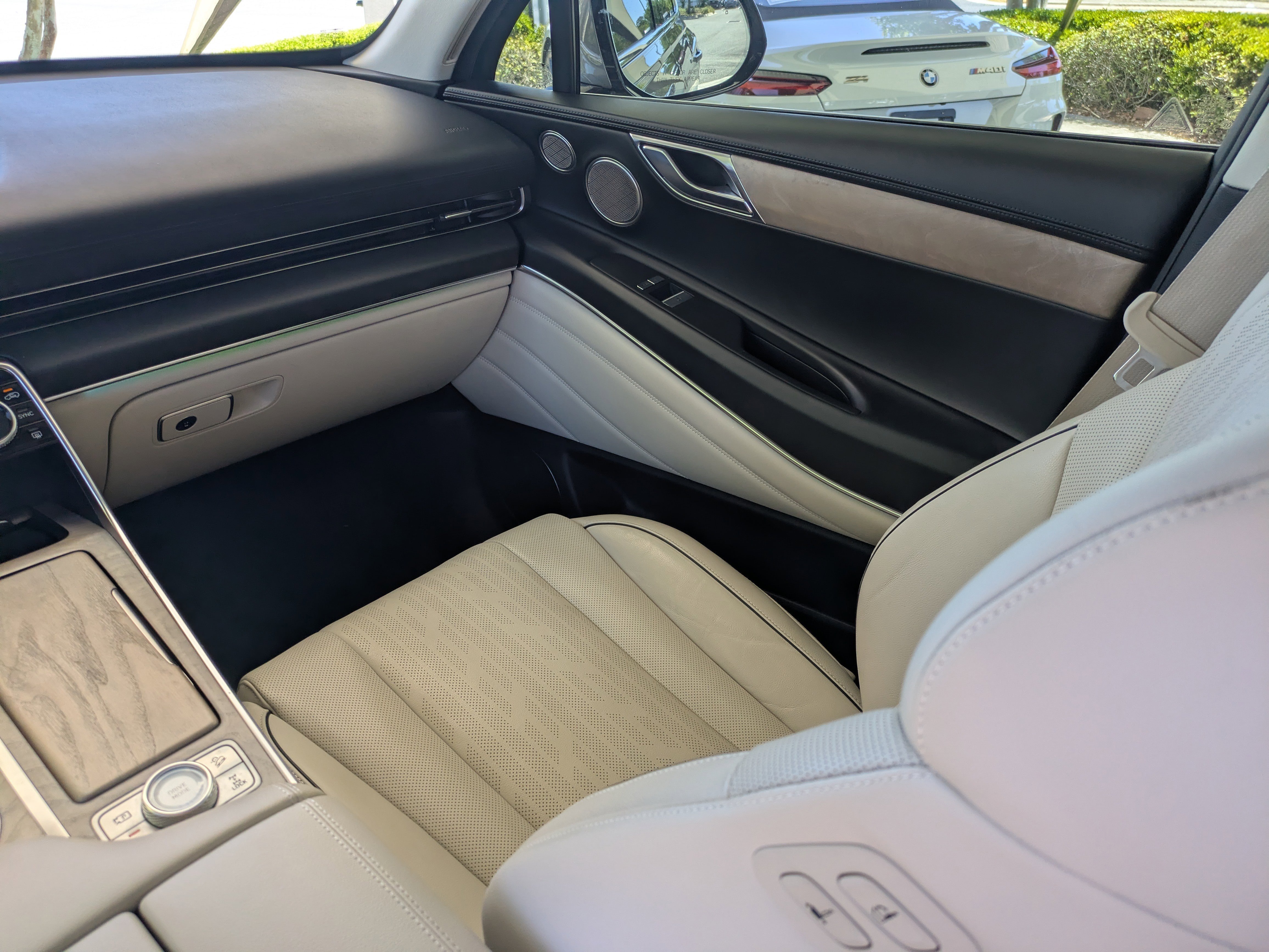 Used 2021 Gold Coast Silver Genesis 2.5T image 16