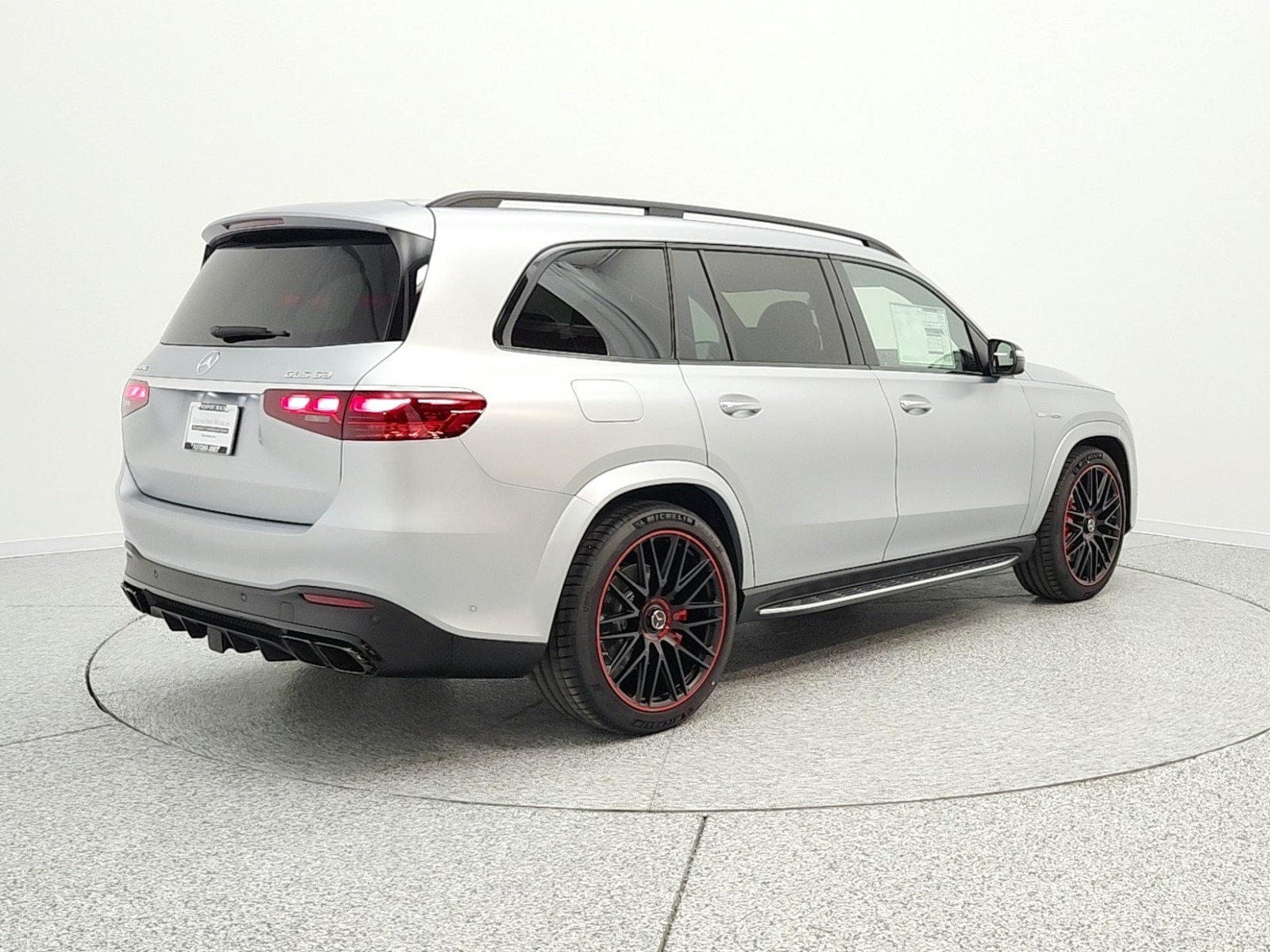 New 2026 MANUFAKTUR Signature Cirrus Silver Magno Mercedes-Benz AMG® GLS 63 4MATIC+ SUV image 5