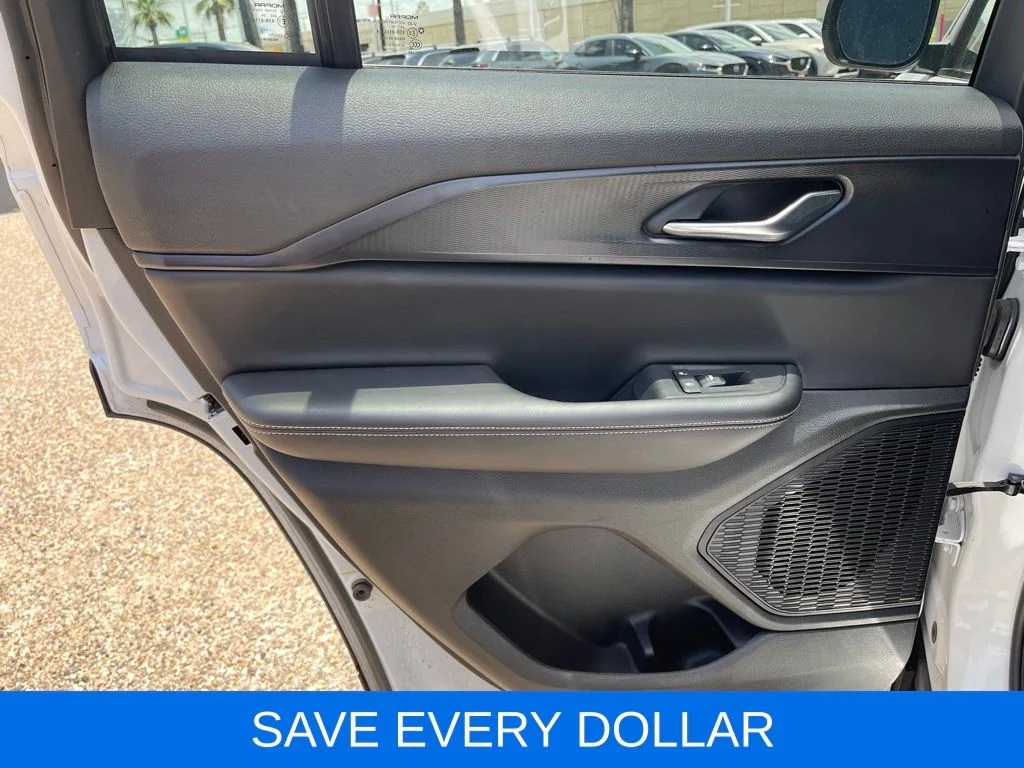 Used 2025 White Jeep Laredo image 14