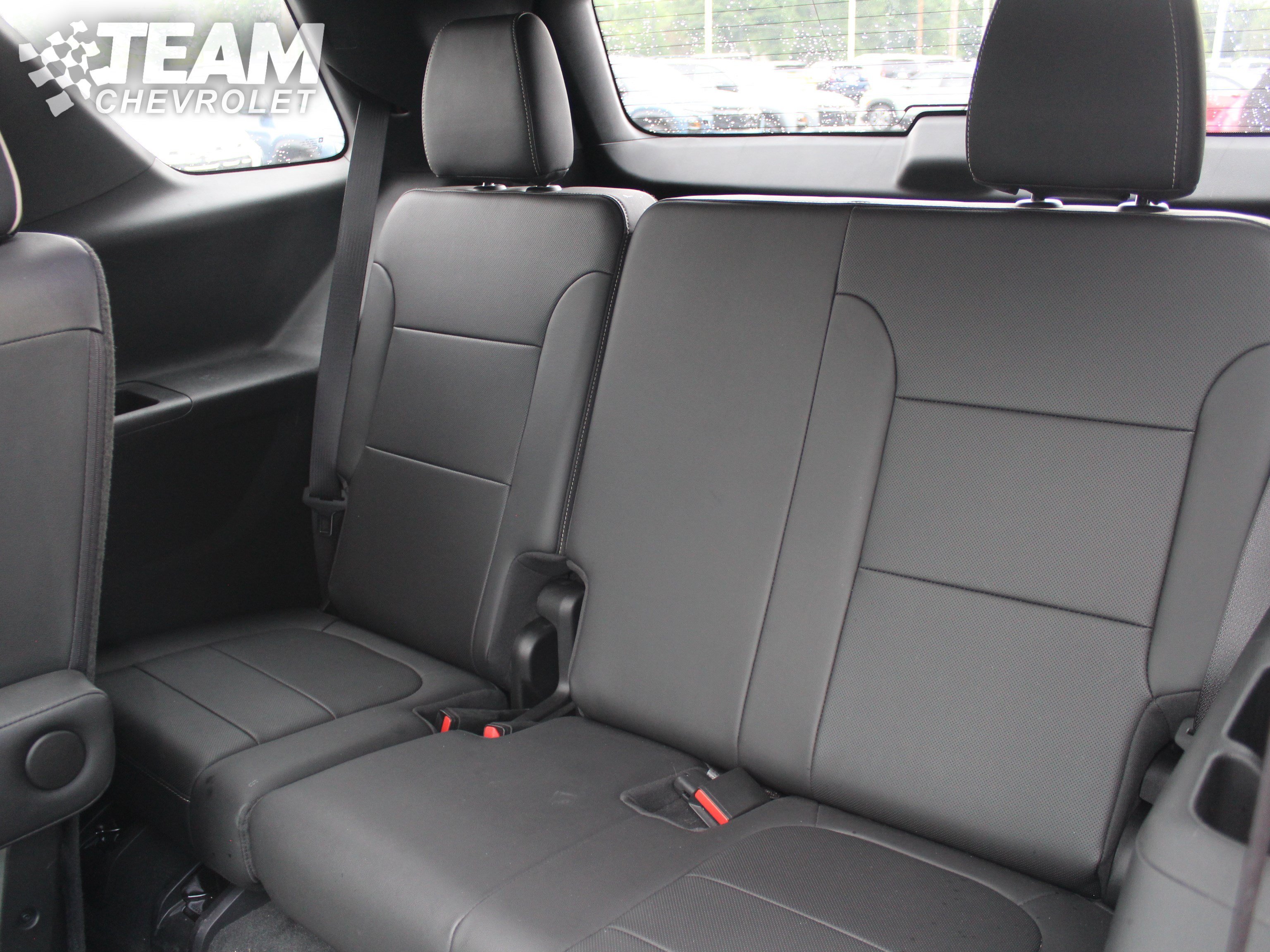 Used 2022 Iridescent Pearl Tricoat Chevrolet Premier image 27