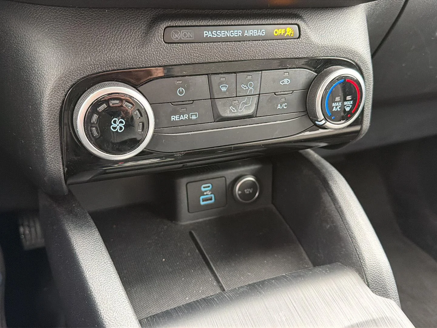 Used 2021 Velocity Blue Ford SE image 14