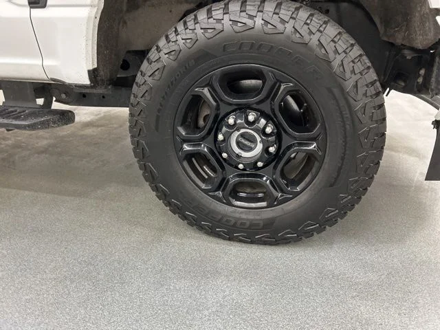 Used 2023 White Ford XLT image 29