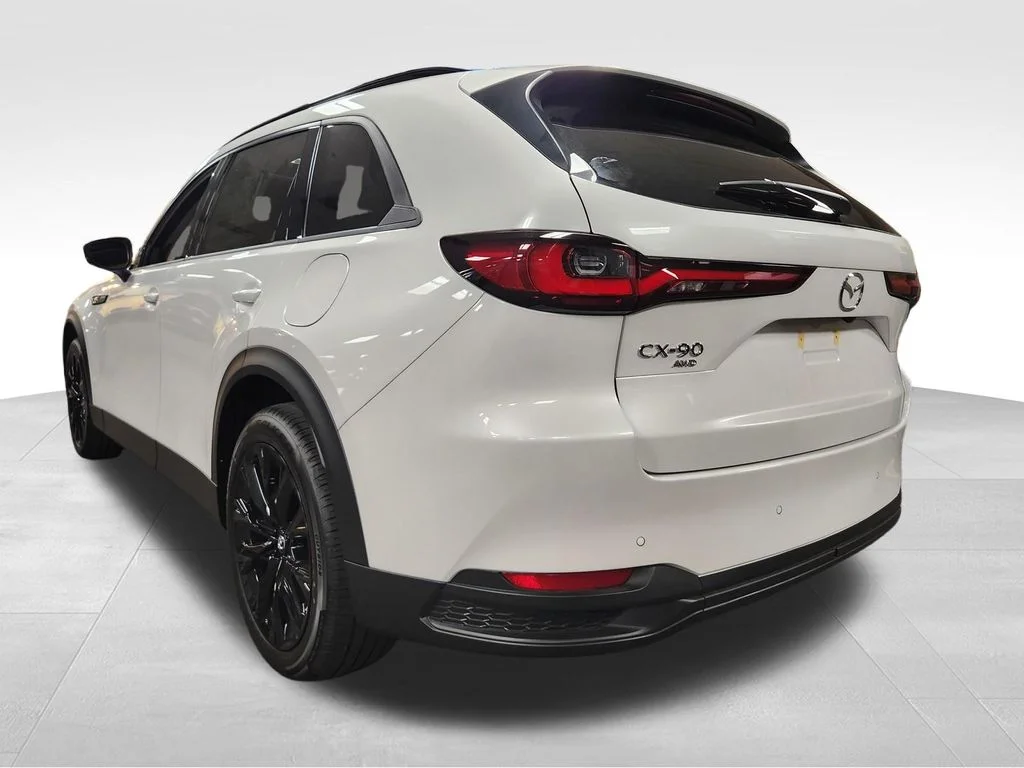 Used 2025 White Mazda 3.3 Turbo Premium image 3