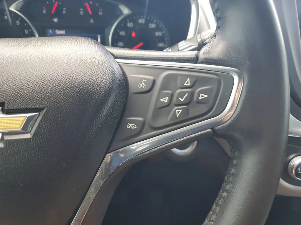 Used 2020 SUMMIT WHITE Chevrolet LT image 20