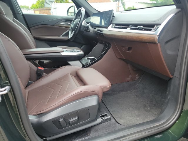 Certified Used 2023 Green BMW xDrive28i image 13