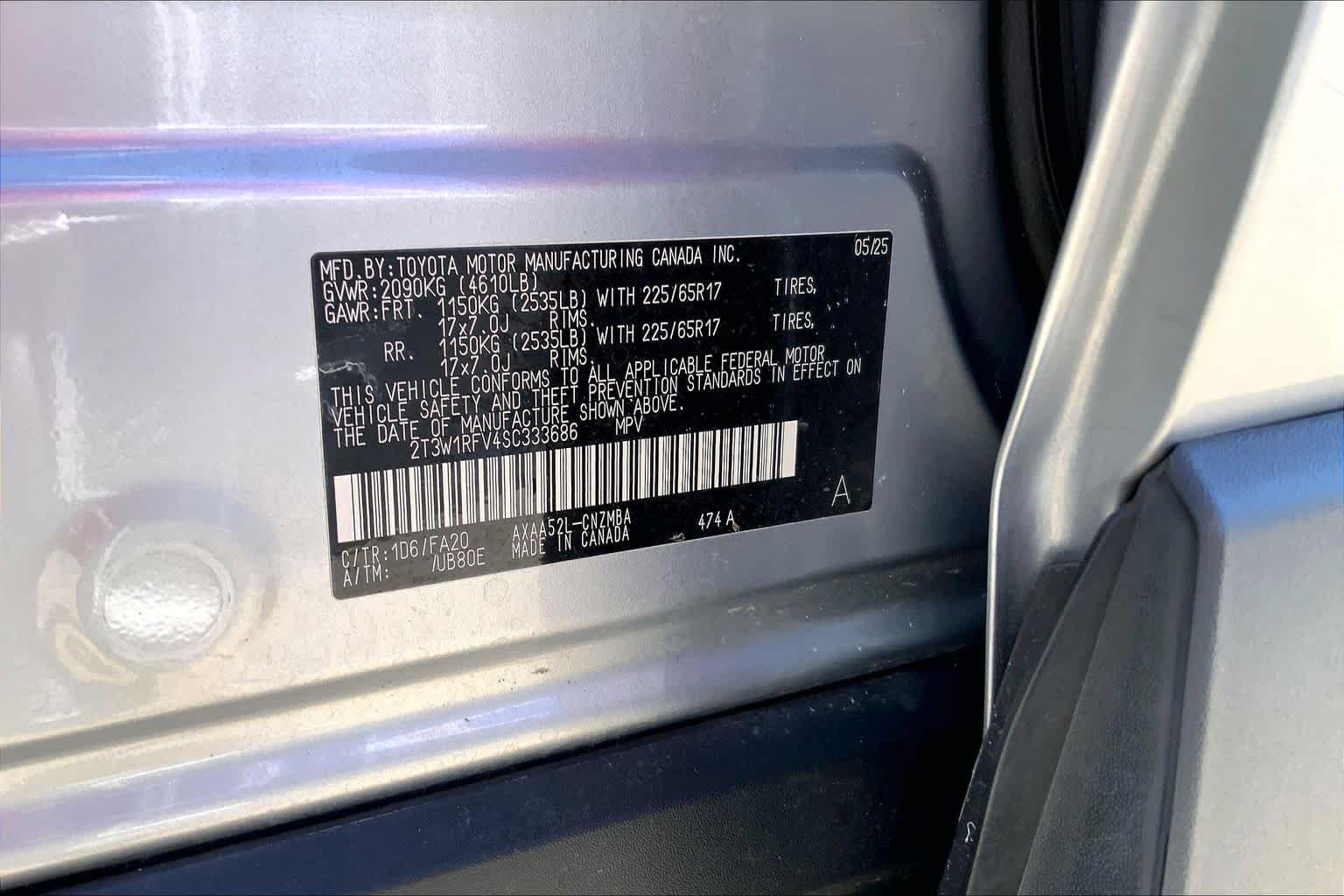 Used 2025 Silver Sky Metallic Toyota XLE image 33