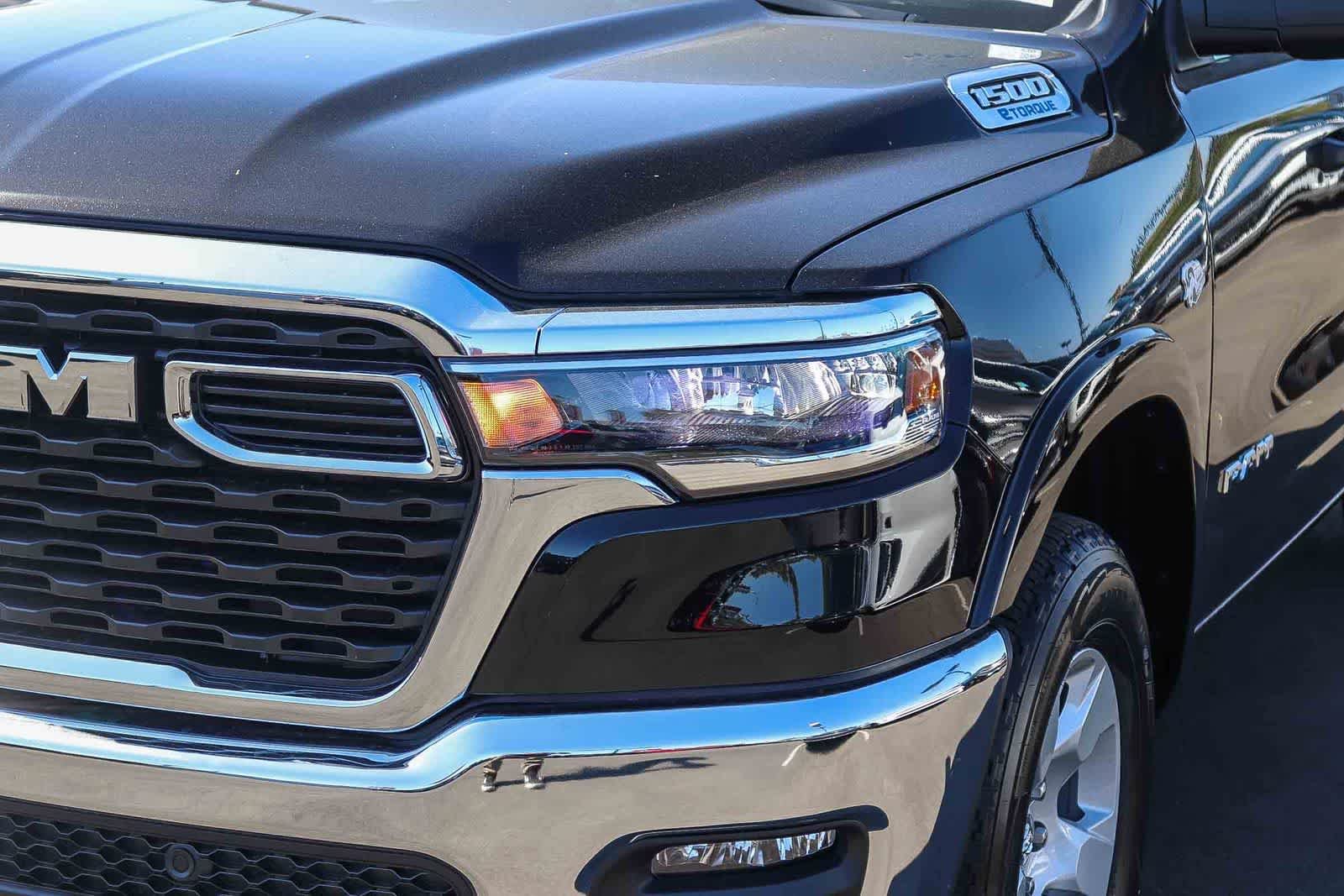 New 2026 Diamond Black Crystal Pearl-Coat Exterior Paint RAM Big Horn image 7