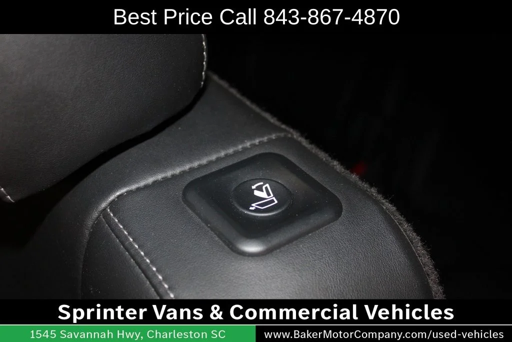 Used 2023 White Pearl Kia S image 39