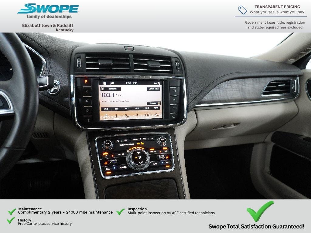 Used 2017 White Platinum Tri-Coat Lincoln Select image 20