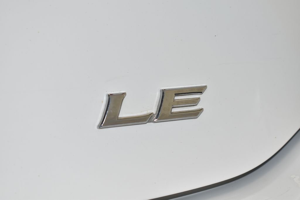 Used 2025 White Toyota LE image 9