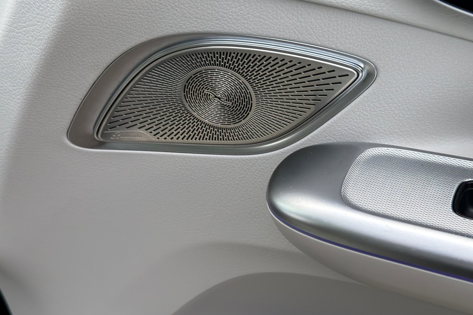 Certified Used 2023 Gray Mercedes-Benz 350+ SUV image 6