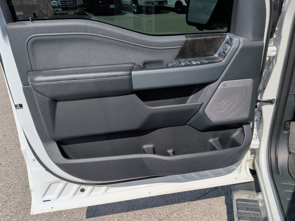 Used 2023 Oxford White Ford Lariat image 10
