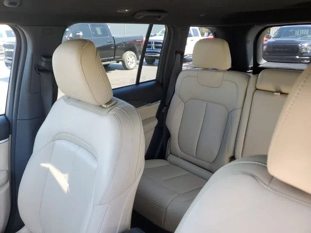 Used 2023 White Jeep Limited image 14