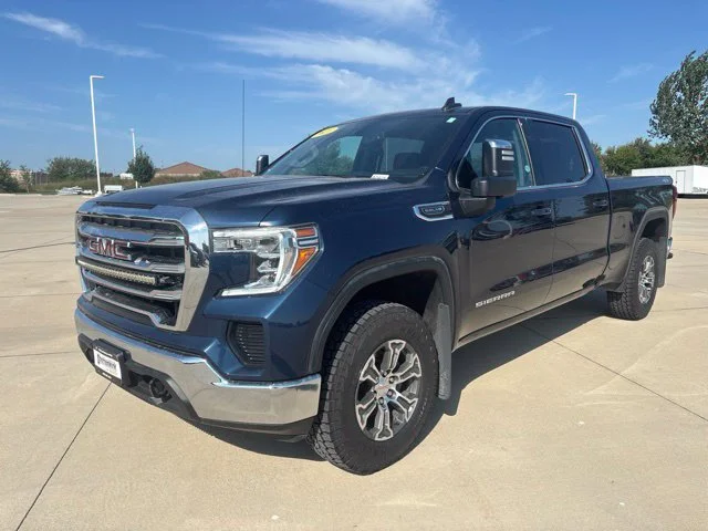 Used 2021 Pacific Blue Metallic GMC SLE image 2