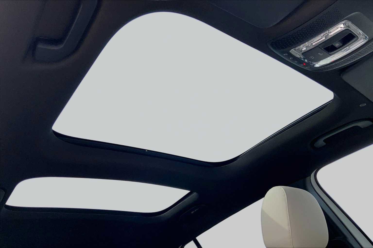 New 2026 Polar White Mercedes-Benz GLB 250 image 11