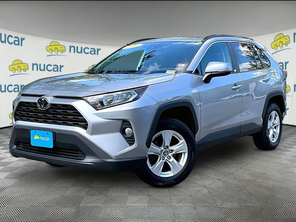 Used 2020 Silver Sky Metallic Toyota XLE image 3