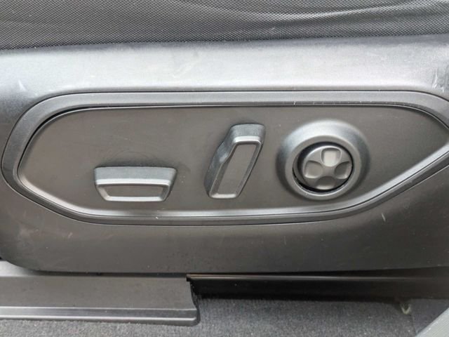 Used 2023 Red Jeep Laredo image 20