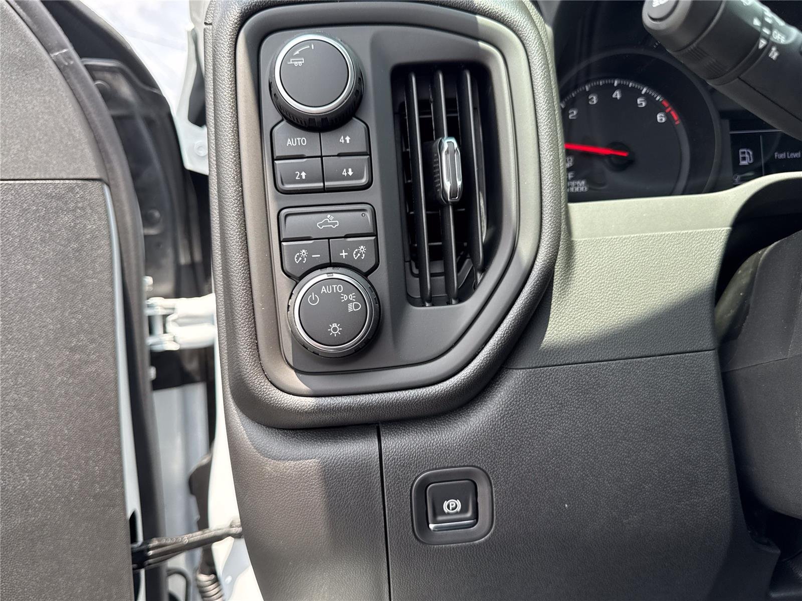 2026 Chevrolet Silverado 1500 Custom Trail Boss - Photo 19