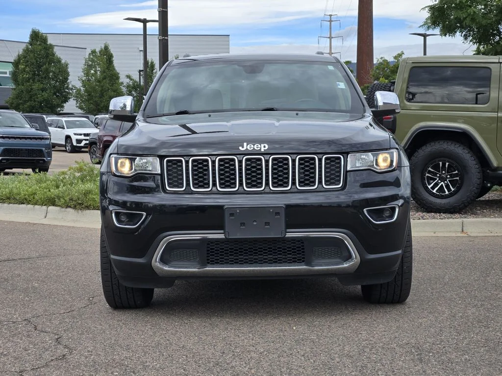 Used 2019 Diamond Black Jeep Limited image 2