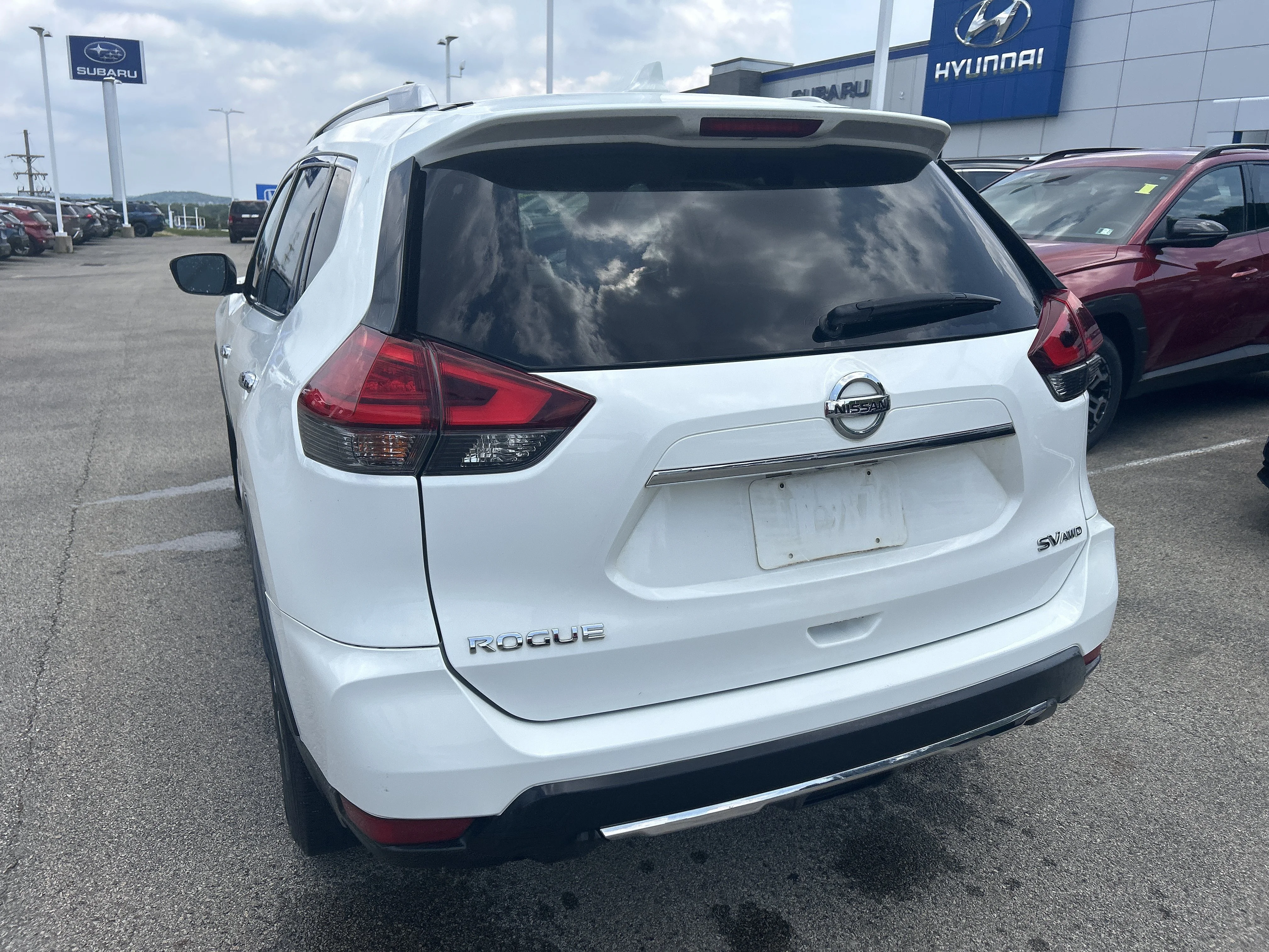 Used 2017 Glacier White Nissan SV image 4