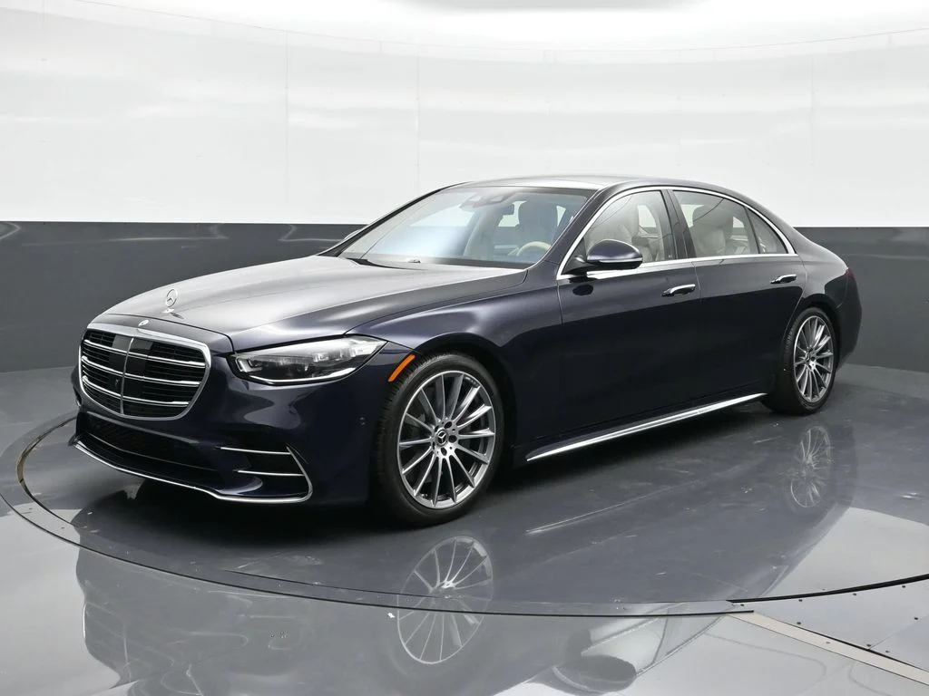 Used 2025 Blue Mercedes-Benz S 580 image 1