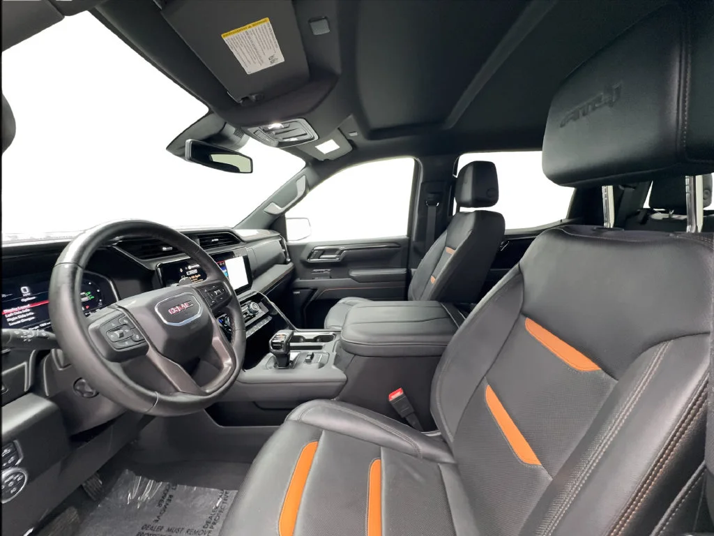 Used 2025 White GMC AT4 image 23