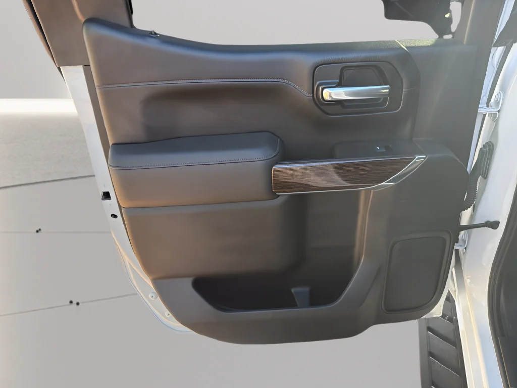 Used 2021 White GMC Elevation image 29
