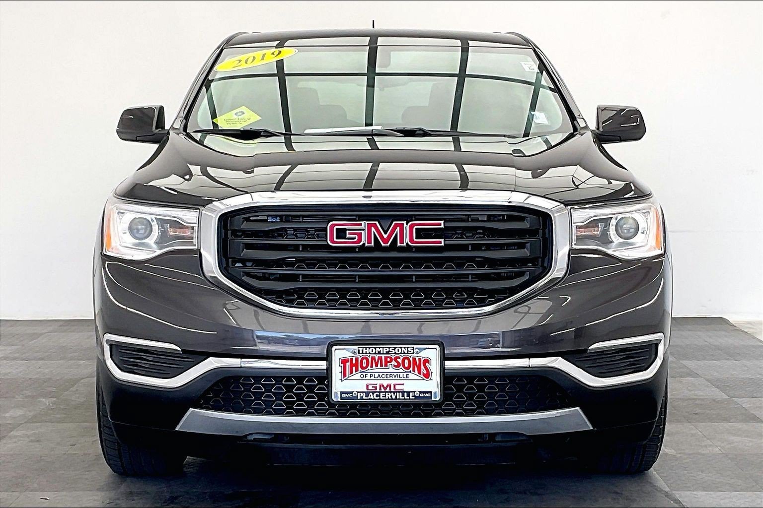Used 2019 Iridium Metallic GMC SLE image 2