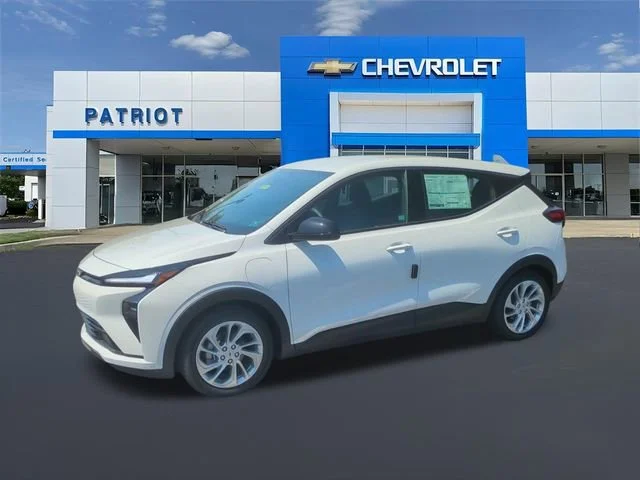 New 2027 Summit White Chevrolet LT image 6