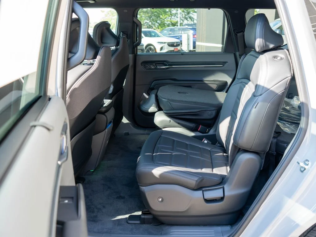 New 2026 Wolf Gray Kia Land AWD image 14