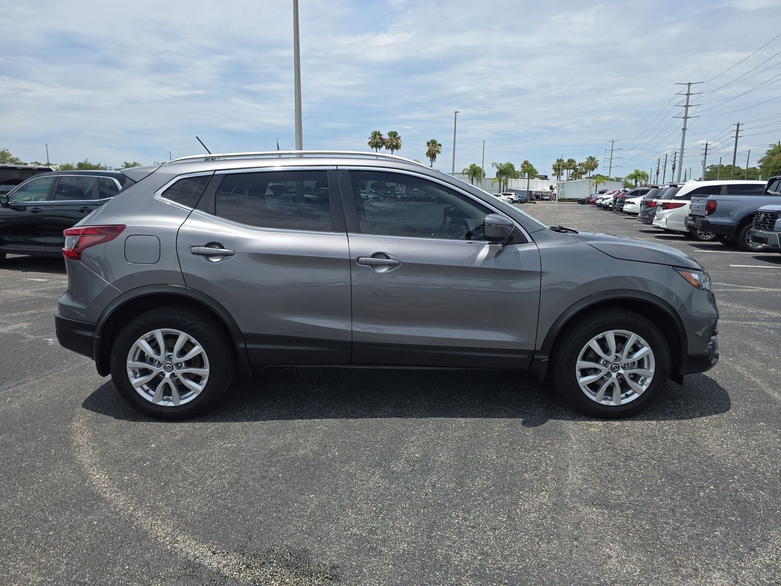 Used 2021 Gray Nissan SV image 3