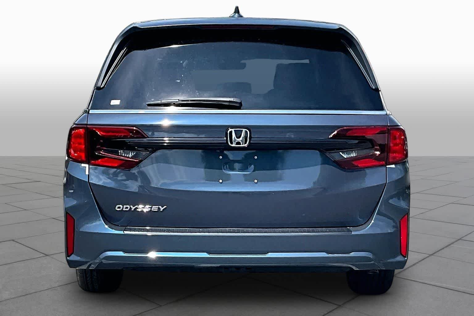 New 2026 Smoke Blue Pearl Honda EX-L image 4