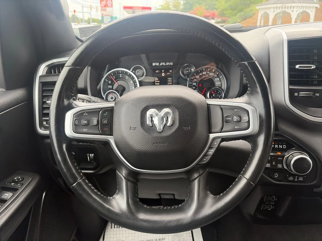 Used 2023 White Ram Big Horn/Lone Star image 15