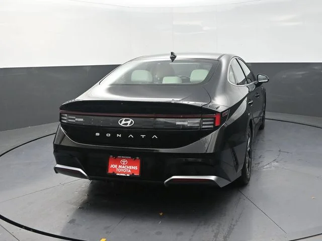 Used 2024 Black Hyundai SEL image 7