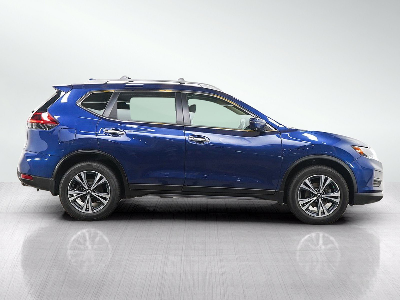 Used 2019 Caspian Blue Metallic Nissan AWD SV image 6