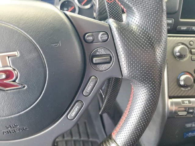 Used 2014 White Nissan Track Edition image 20