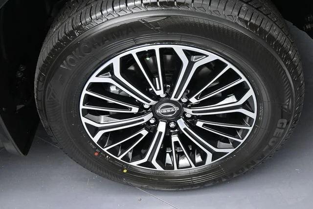 New 2026 Black Nissan Platinum image 35
