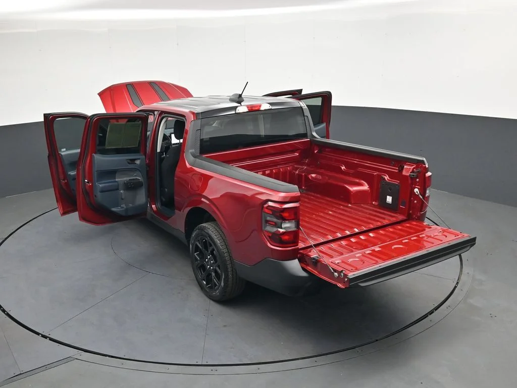 Used 2025 Red Ford XLT image 55
