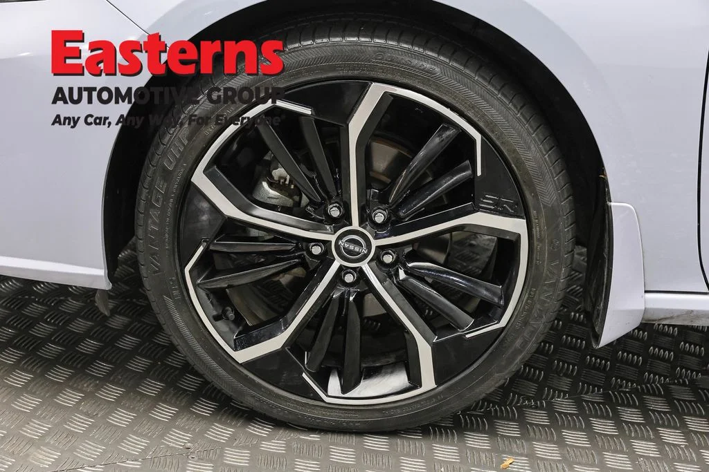 Used 2025 Gray Nissan 2.5 SR image 32