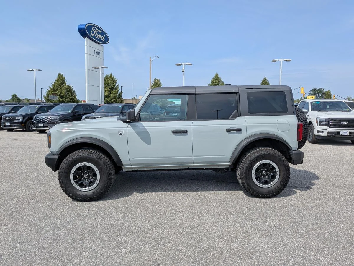Used 2022 Grey Ford Base 4 Door Advanced image 9
