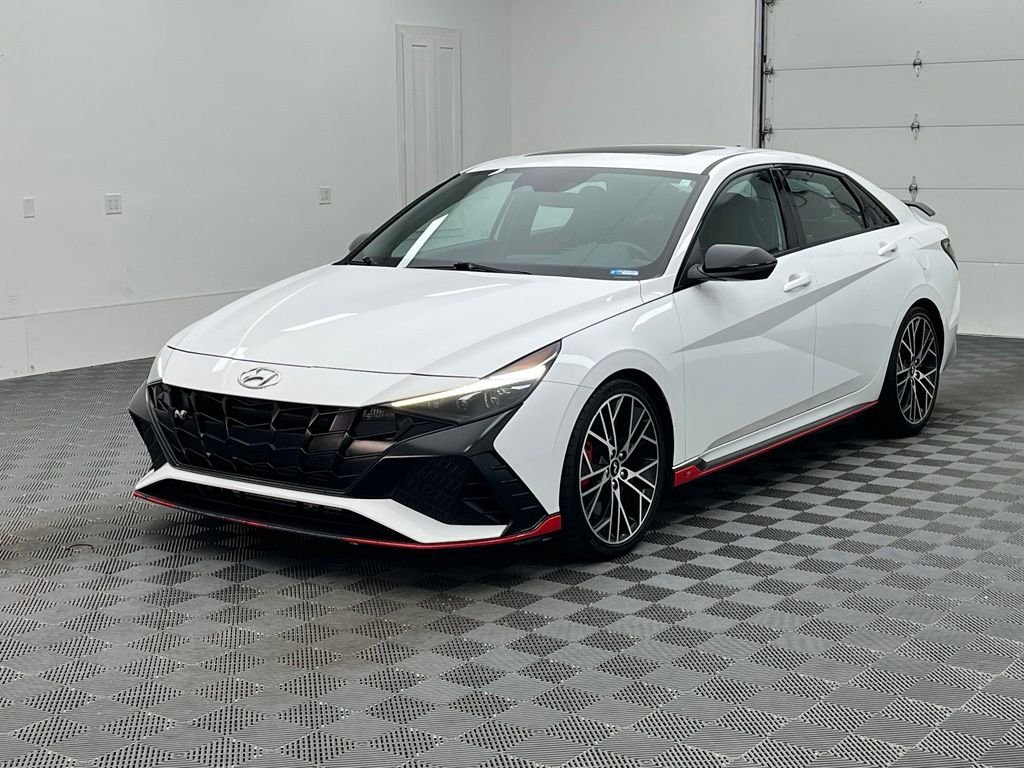 Used 2022 White Hyundai Base image 2