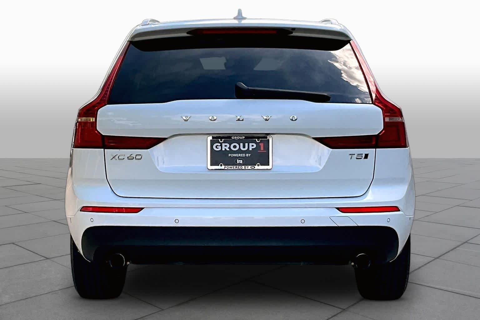 Pre-Owned 2018 Volvo XC60 Momentum