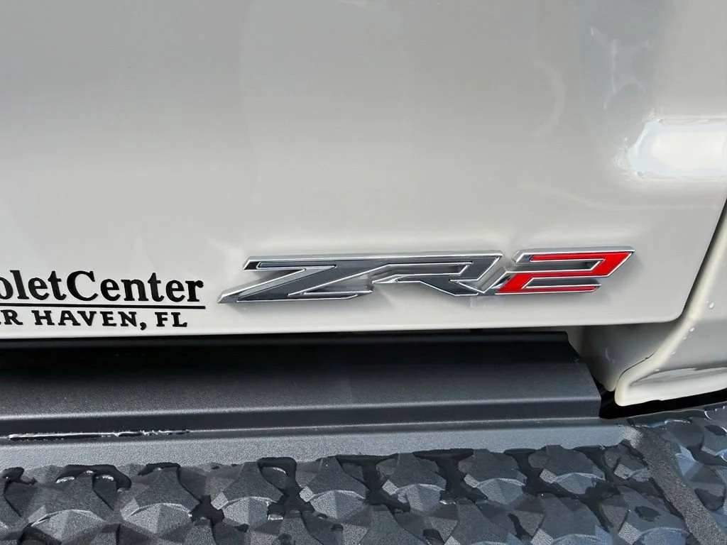 2026 Chevrolet Colorado ZR2 - Photo 11