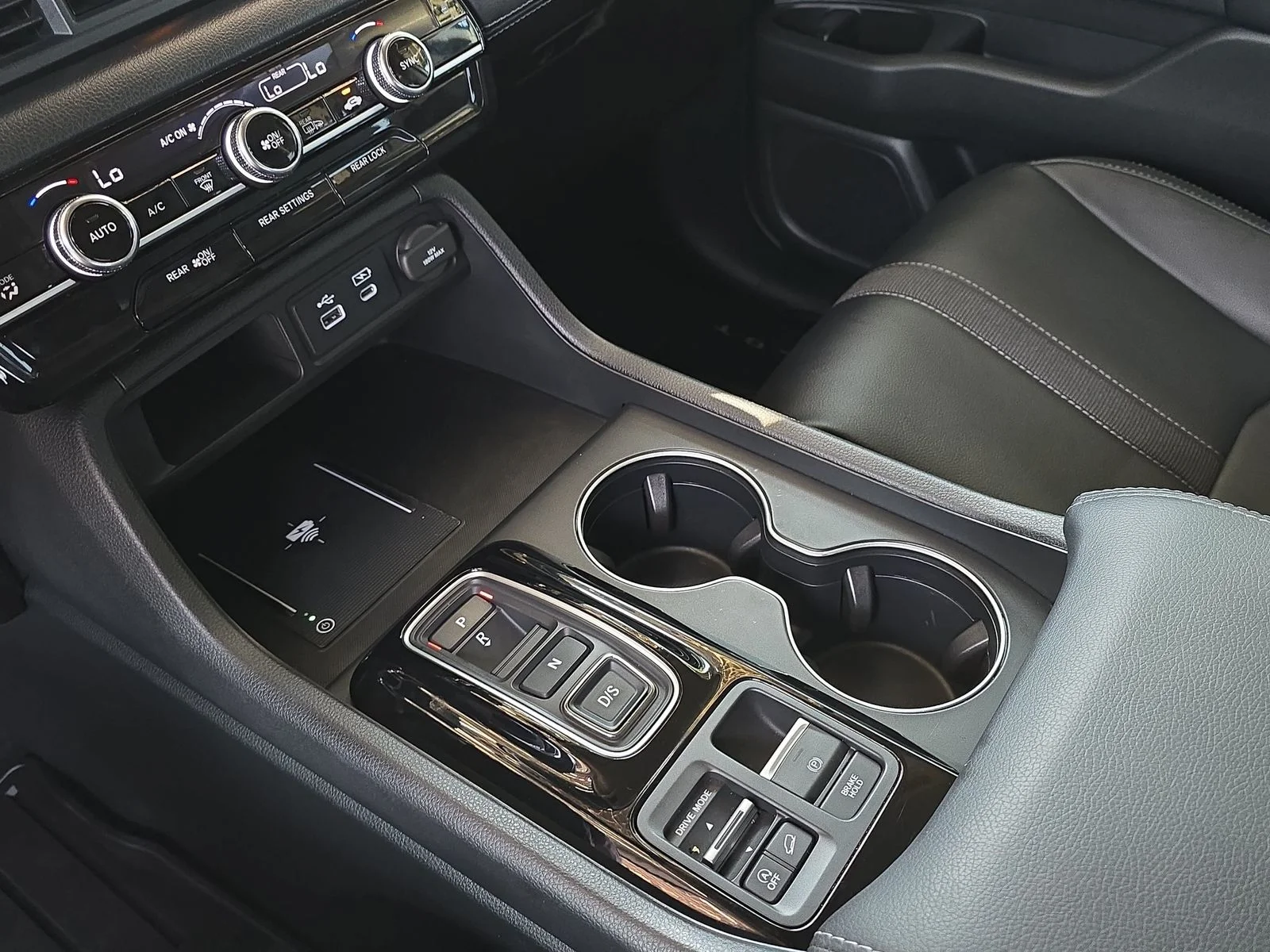 2025 Honda Pilot EX-L - Photo 24