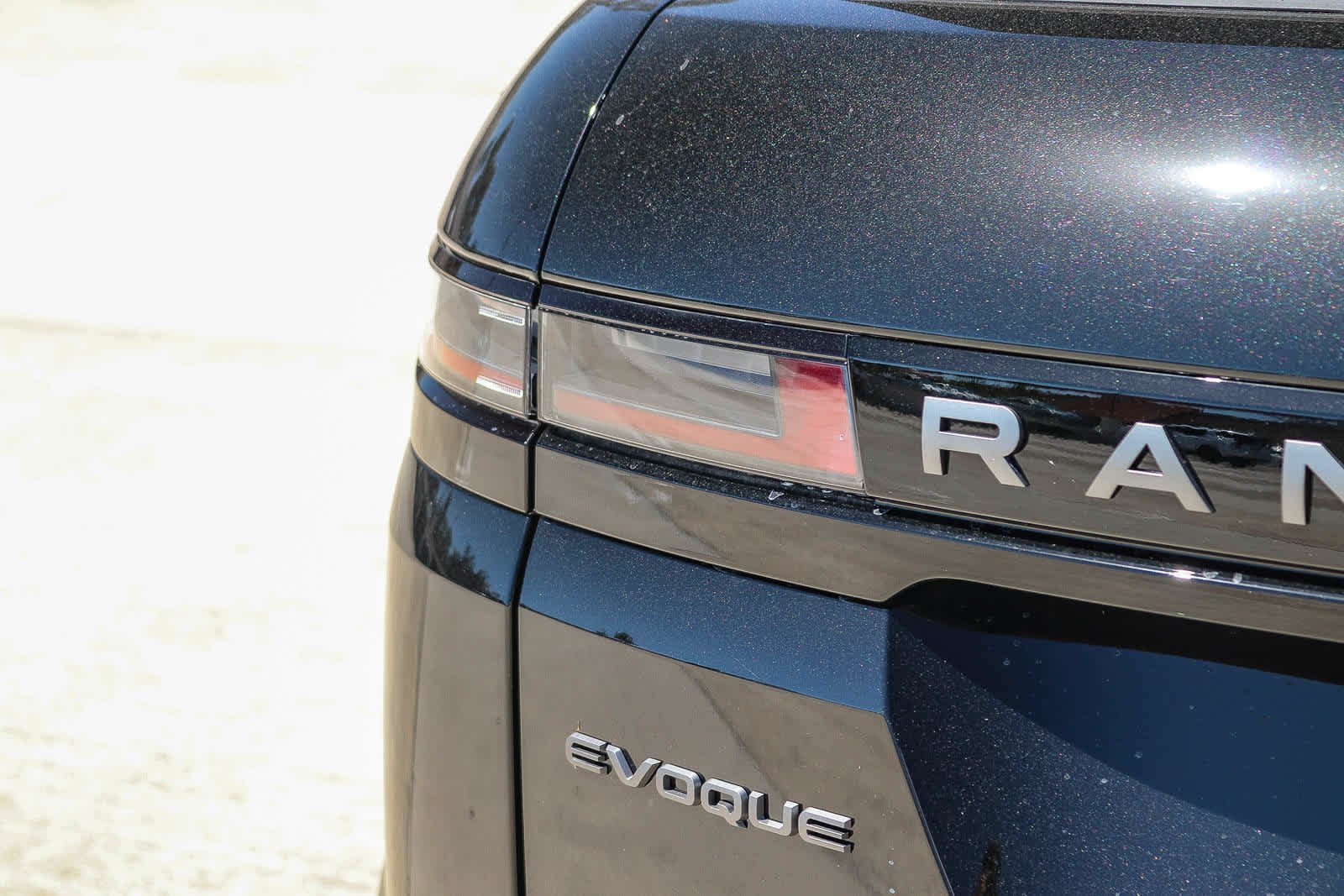 New 2026 Santorini Black Land Rover Core S image 6