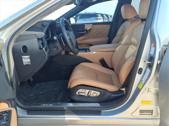 Used 2022 SILVER Lexus Base image 17