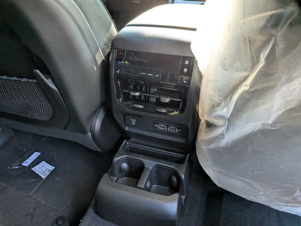 2025 Jeep Grand Cherokee L Limited - Photo 16